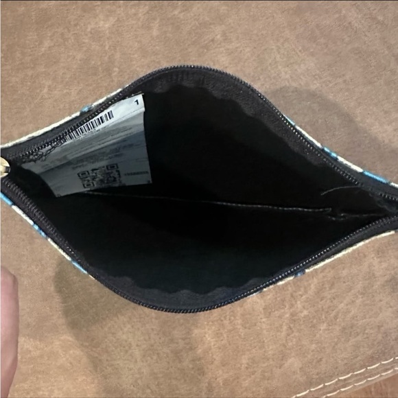 Travel Cosmetic Pouch - Picture 4 of 6